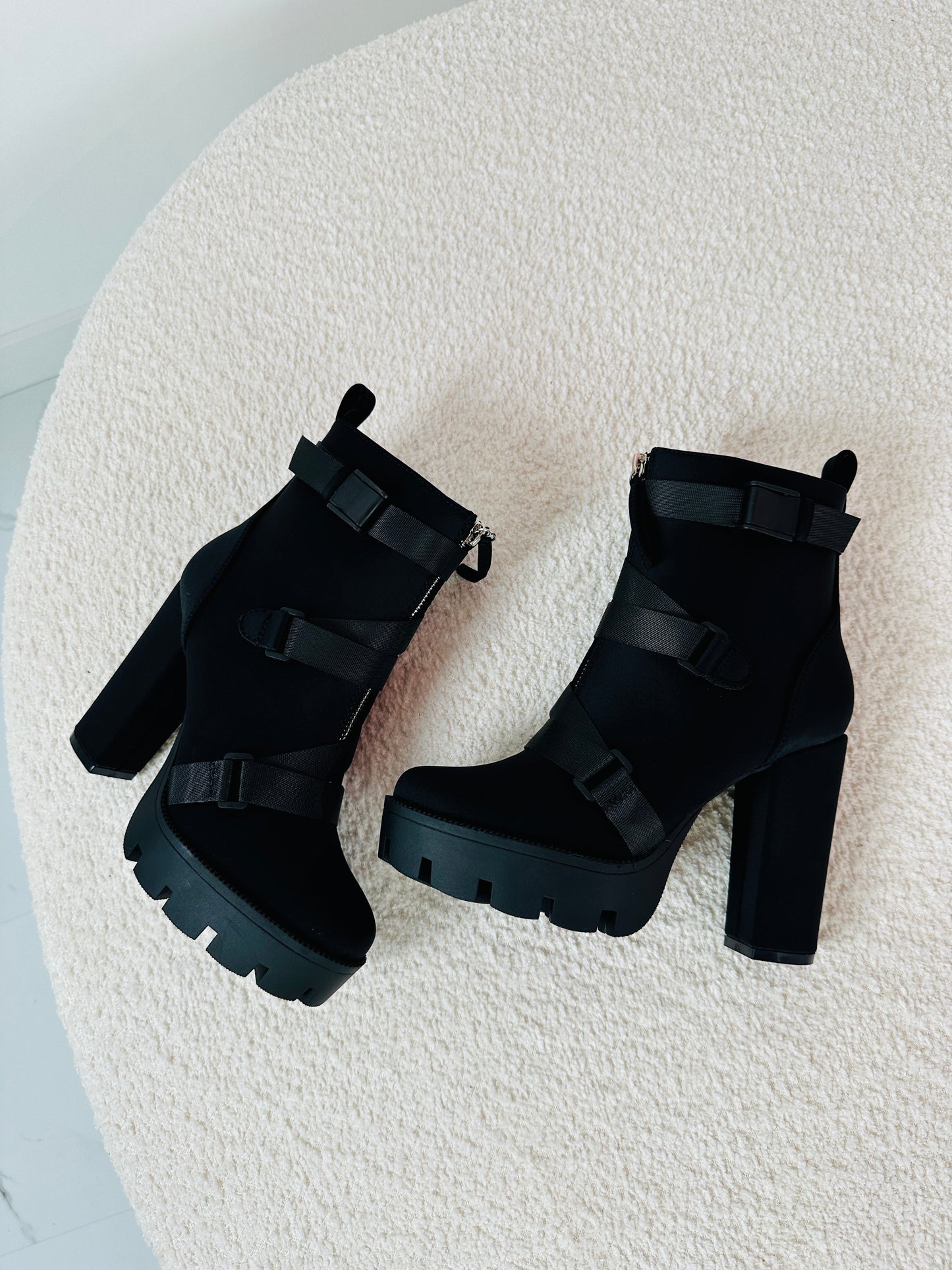 Enkellaarsjes Trendy Dikke Hak – Theresa