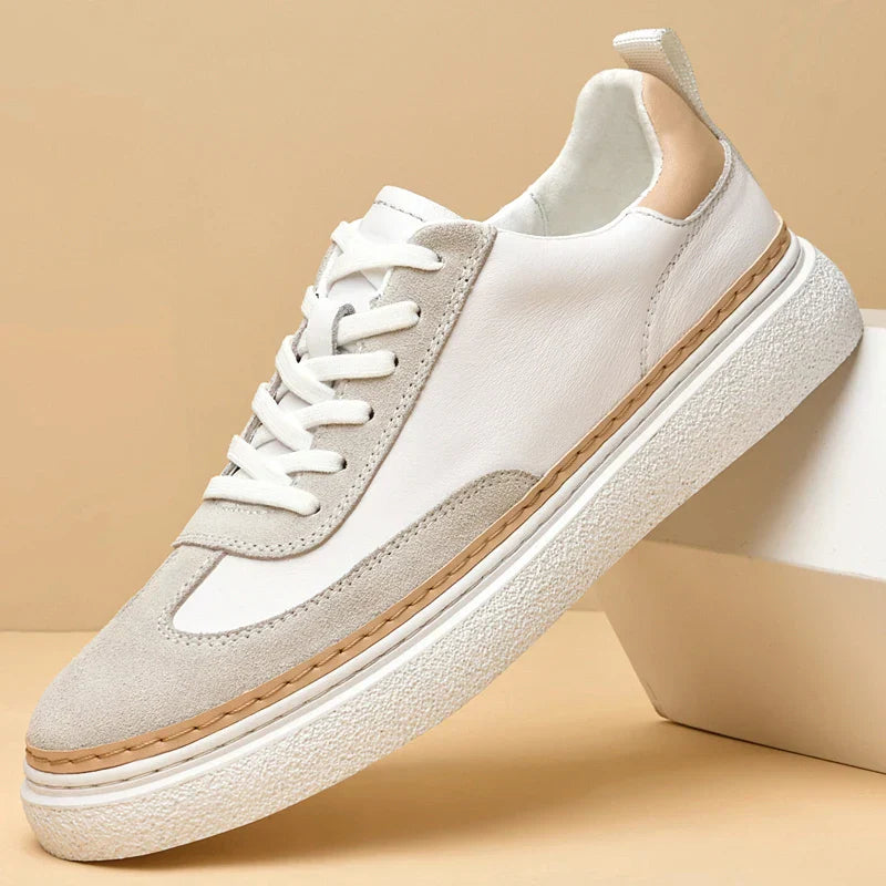 Platte veelzijdige sneaker stevig geveterd suede - Andero