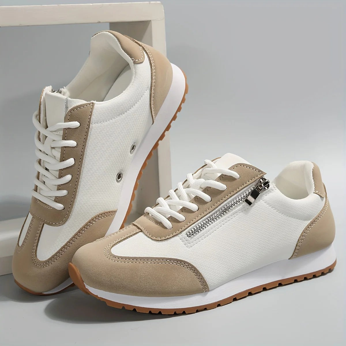 Vetersneakers Trendy Contrastdetails & Gripzool – Ellaine