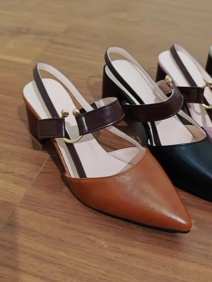 Puntige Teen Middelhoge Schoenen Elegante Afwerking – Marra